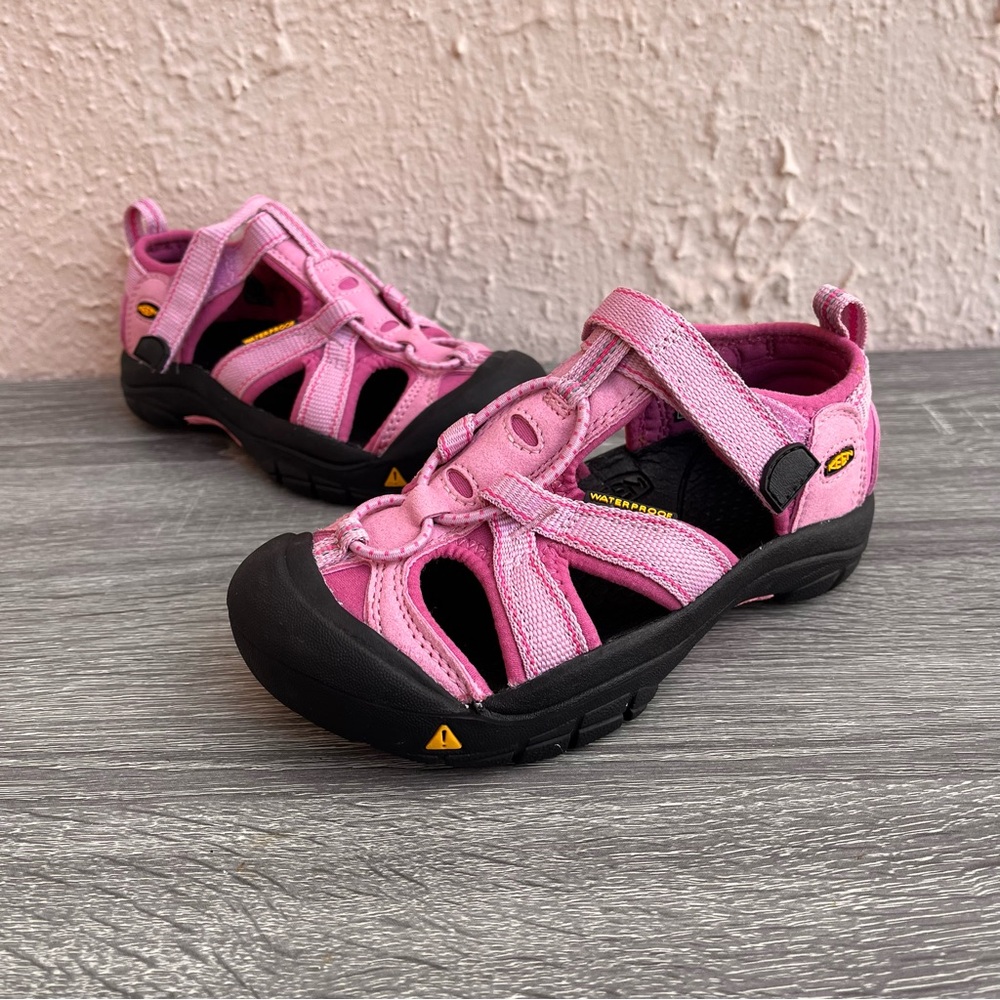 Keen Girls Pink Newport Comfort Waterproof Hiking Sandal Size US 12 Kids